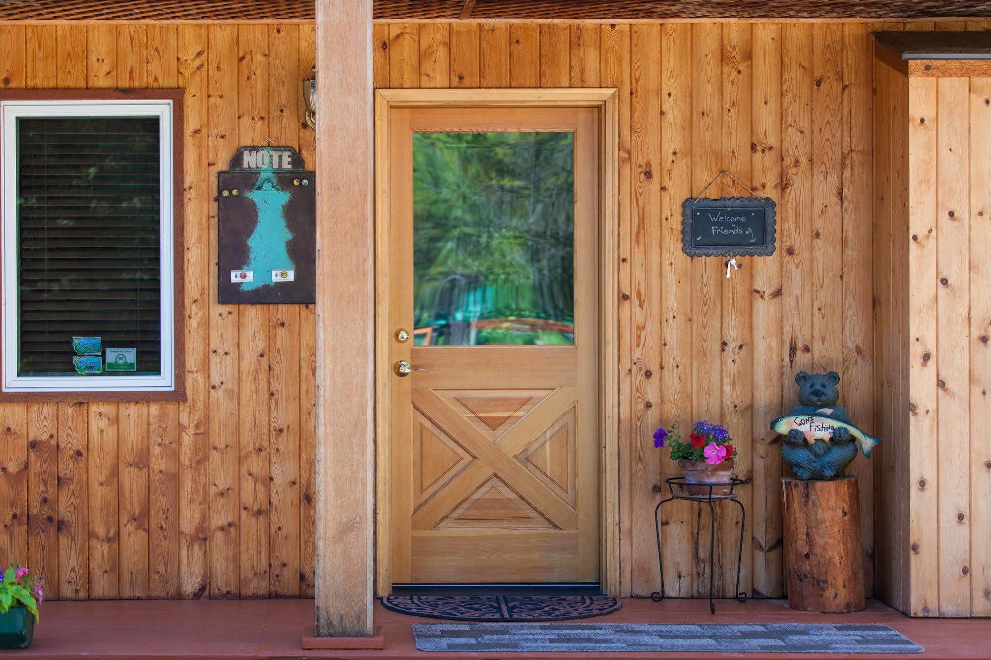 Moss Mountain Inn Columbia Falls Exterior photo